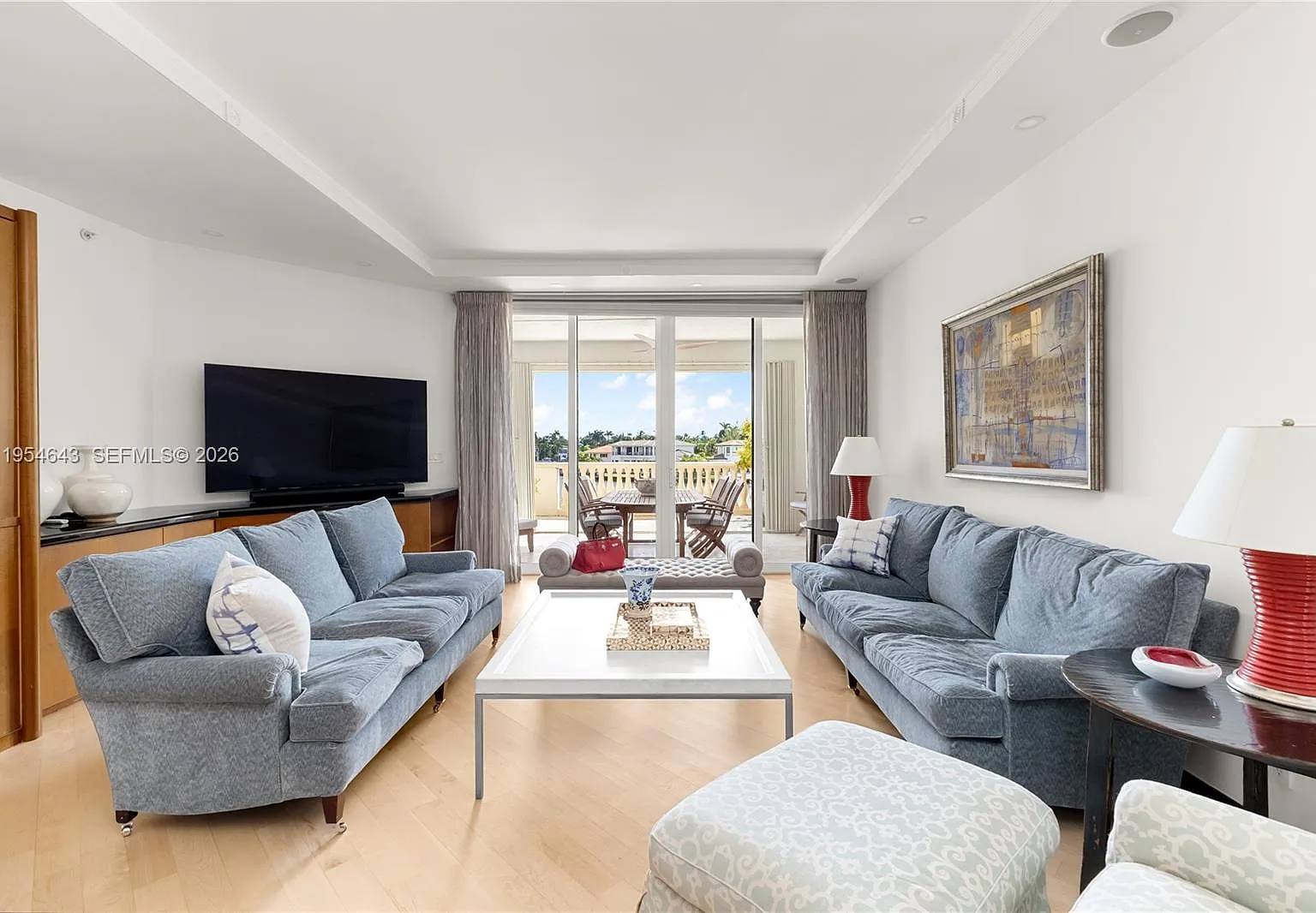 Bella Vista Mid Rise Nort — Photo 3