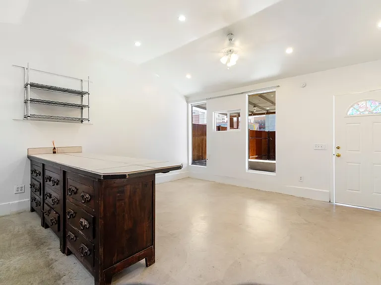 1541 E Mabel St — Photo 4