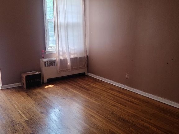 2nd image of 629 Waring Ave APT 1