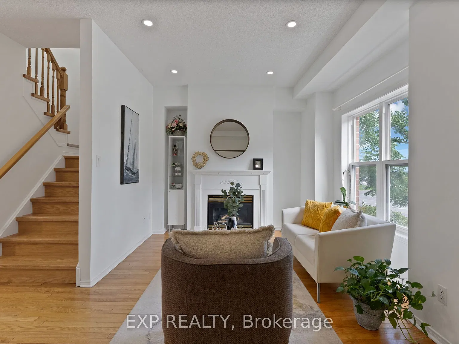 4 bed, $3,300 — Photo 1