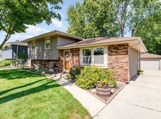 2009 Westfield Rd, Joliet, IL 60435
