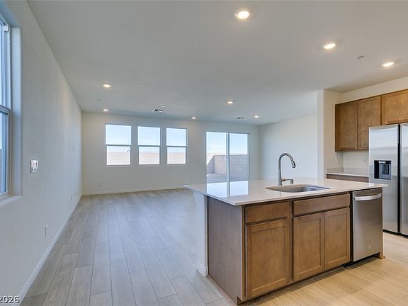 4th image of 650 Moonlit Lake Ln