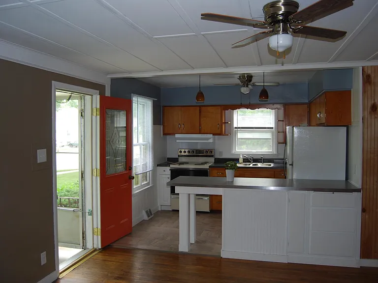 215 Center Cross St #FRONT — Photo 3