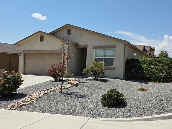 2nd image of 5917 Colfax Pl NE