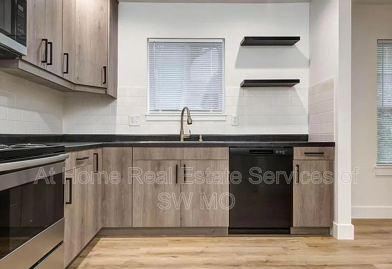 1539 S Fremont Ave — Photo 6