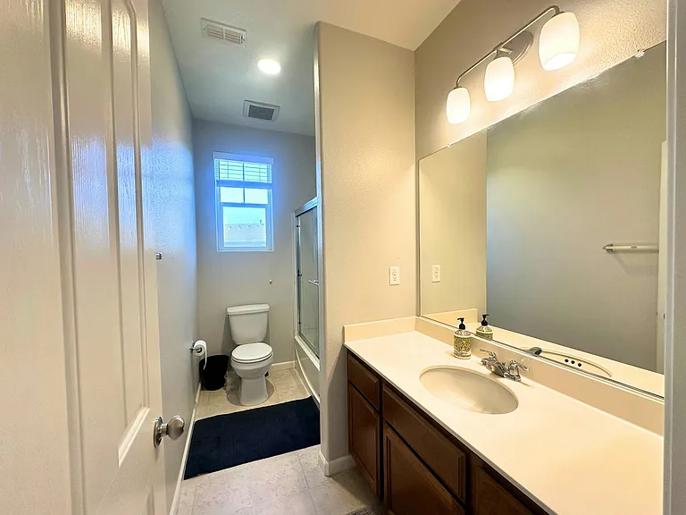Upstairs hall bath