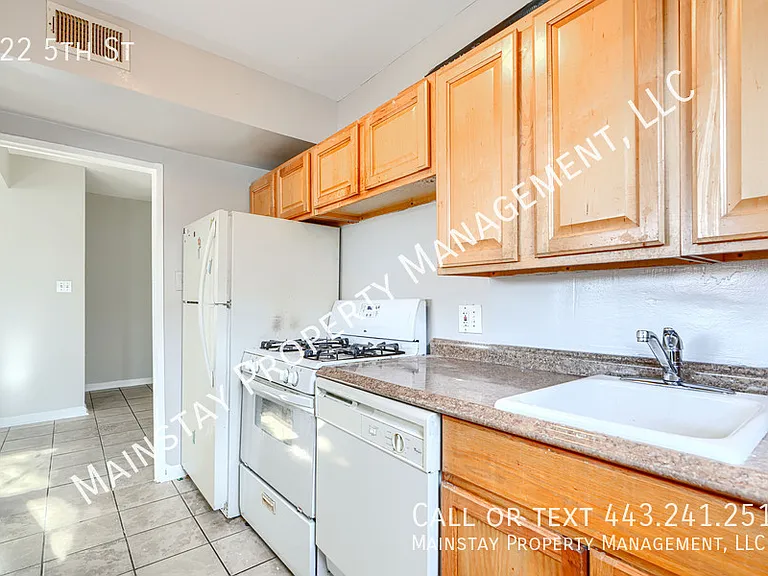 922 5th St — Photo 10