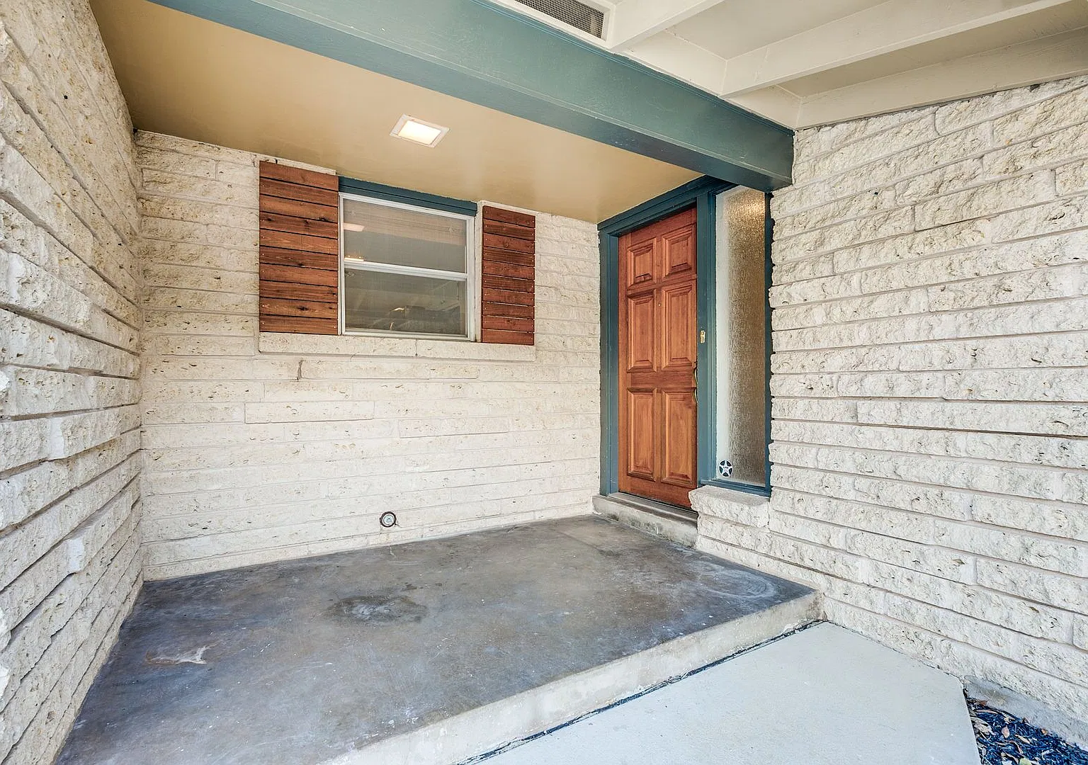 Nice 3-Bedroom 2-Bathroom Home in Northwood — Photo 2