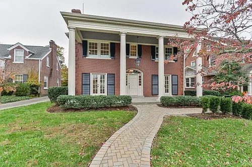 2116 Village Dr Photo 1