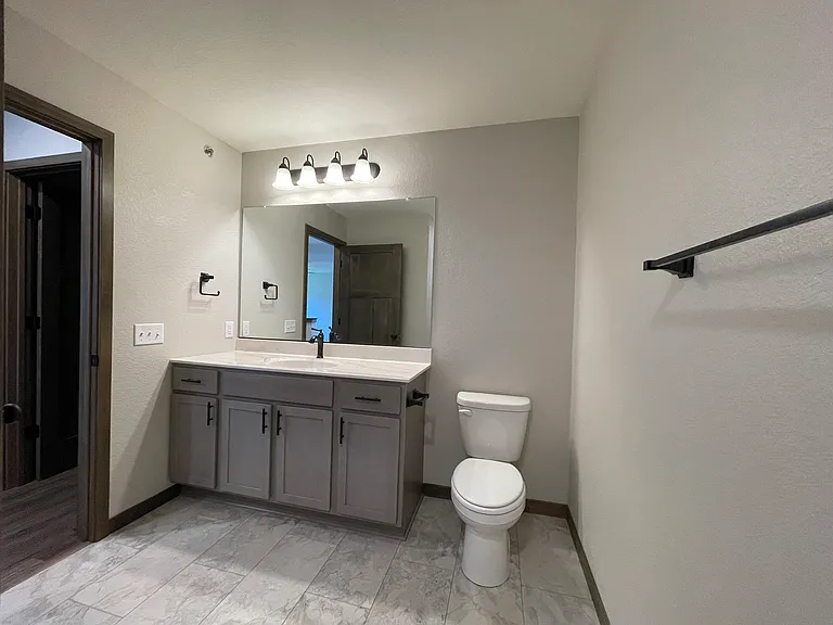 Gateway Place Apartments — Photo 73