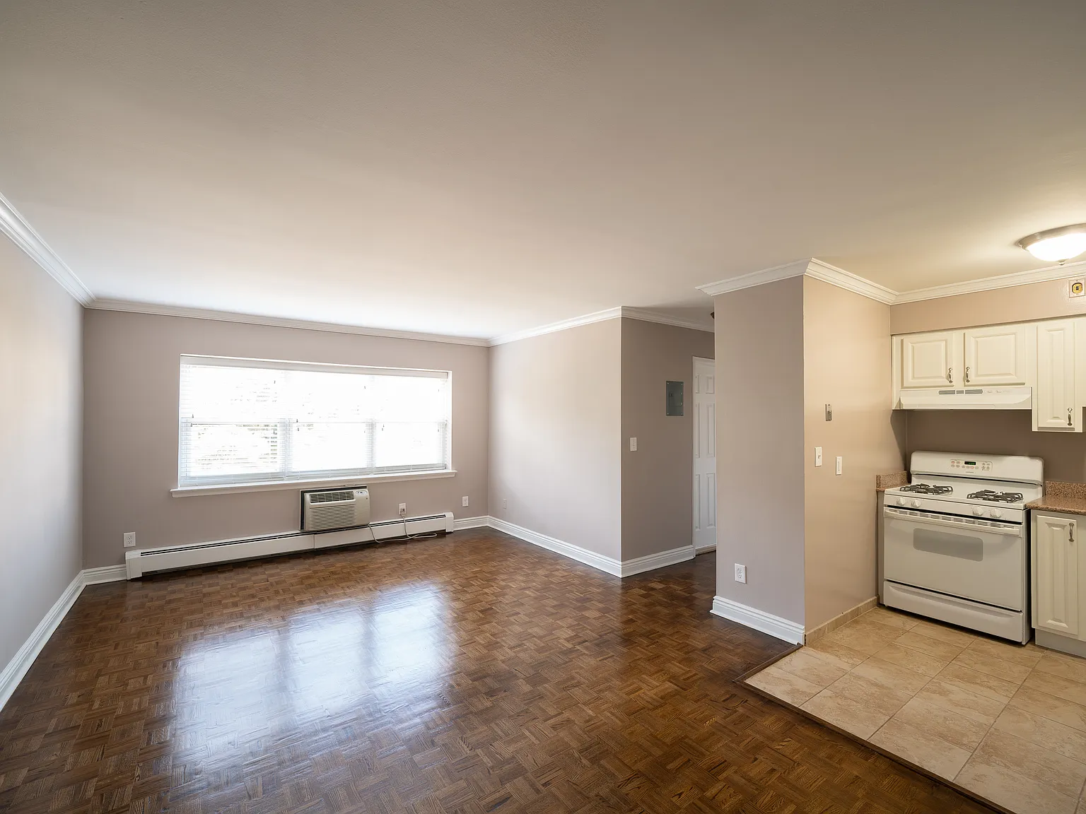 1 bed, 705 sqft, $1,985 — Photo 1