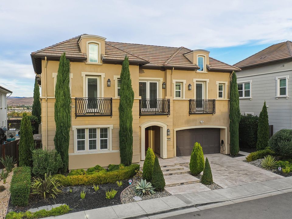 1st image of 2049 Elderberry Dr