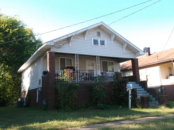 207 Dayton Ave, Harrisburg, IL 62946