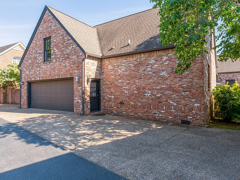 55 Whitworth Blvd — Photo 36