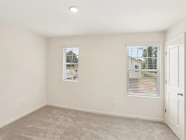 2578 Grey Hawk Dr — Photo 16