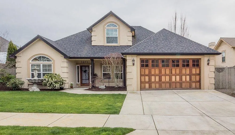 3856 Crystal Springs Dr photo 1
