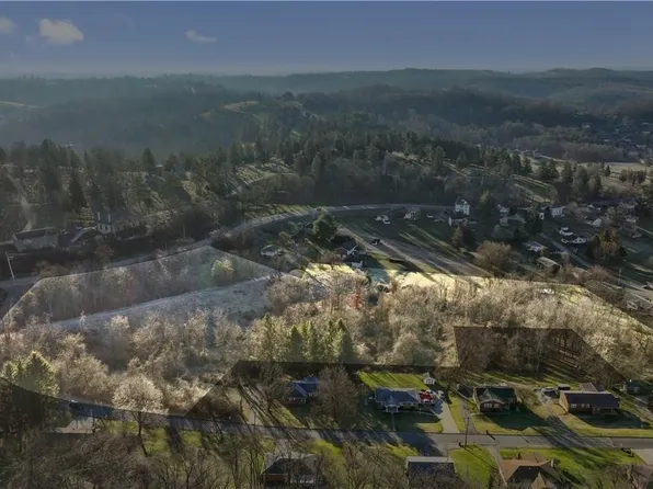 Williams St, Washington, PA 15301