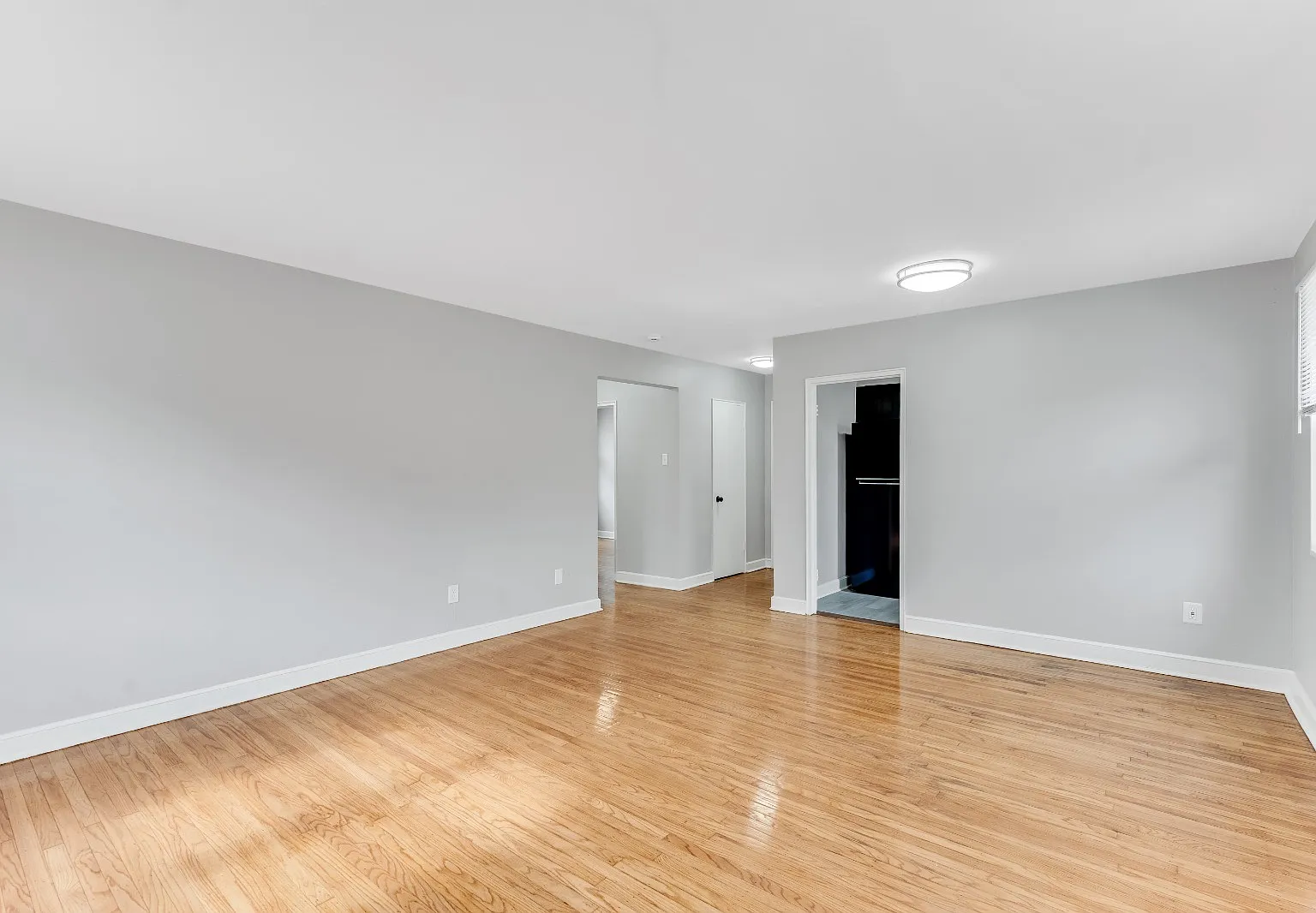 If you're looking for a 2 Bedroom in Ambler, this is the one! — Photo 3