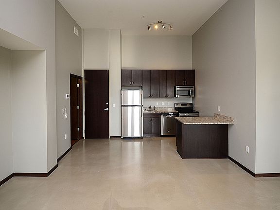 3rd image of 1501 Jackson St Unit 606
