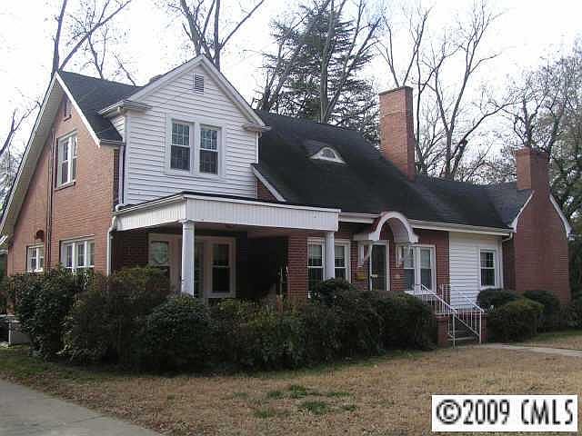 1st image of 609 Marion St
