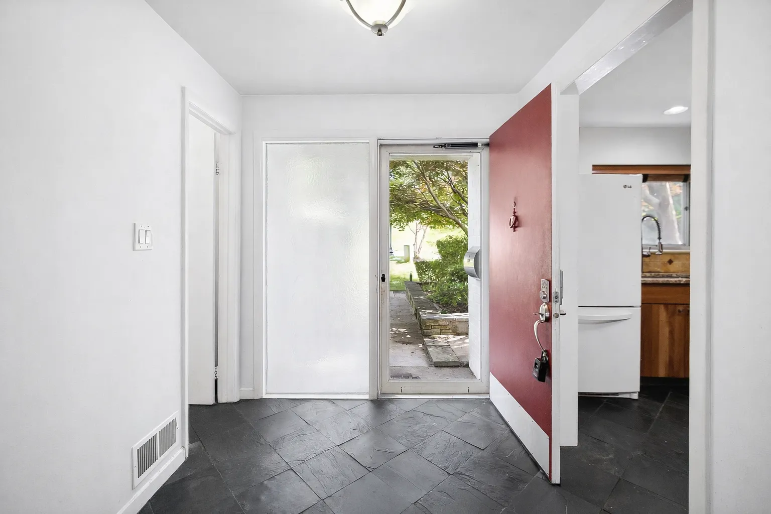 9923 Lake Landing Rd — Photo 4