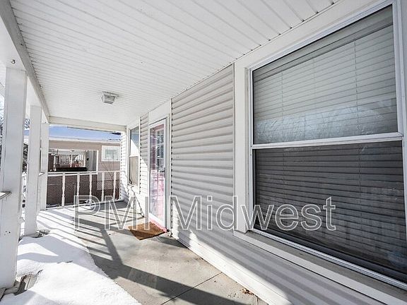 3rd image of 1226 N Lasalle St