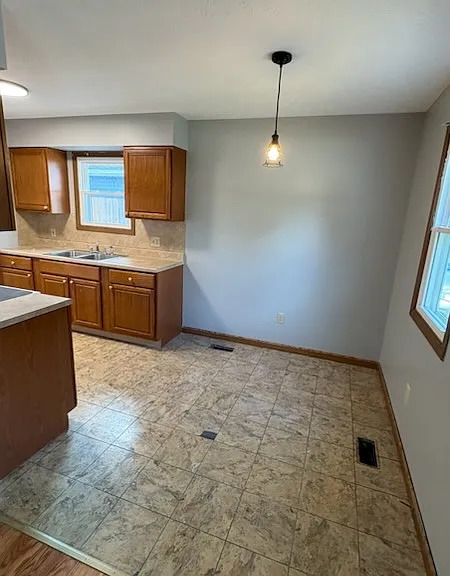 860 Beech Ave — Photo 3