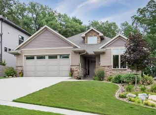 2909 Broken Woods Dr, Coralville, IA 52241