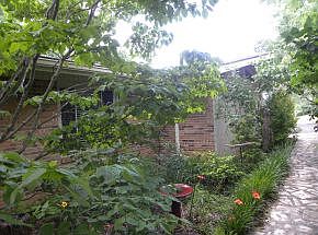 4th image of 2300 Larkspur Dr