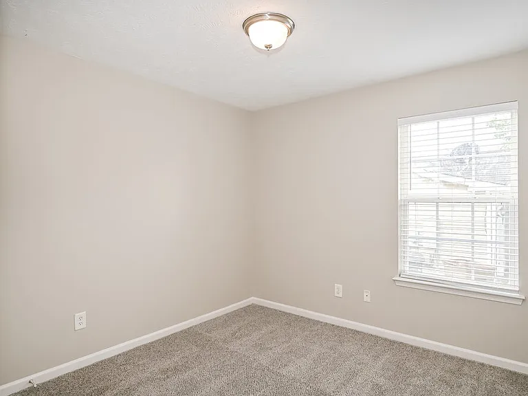 925 Birchmill Point S — Photo 14