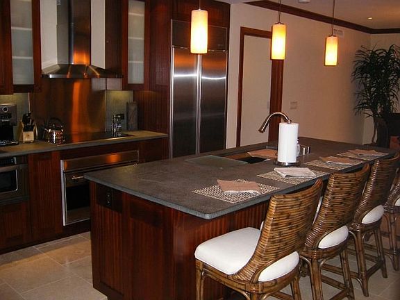 3rd image of 92-102 Waialii Pl APT 904