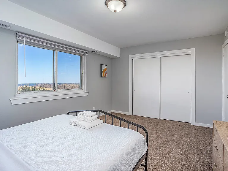 570 W Ocean View Ave #1 — Photo 17