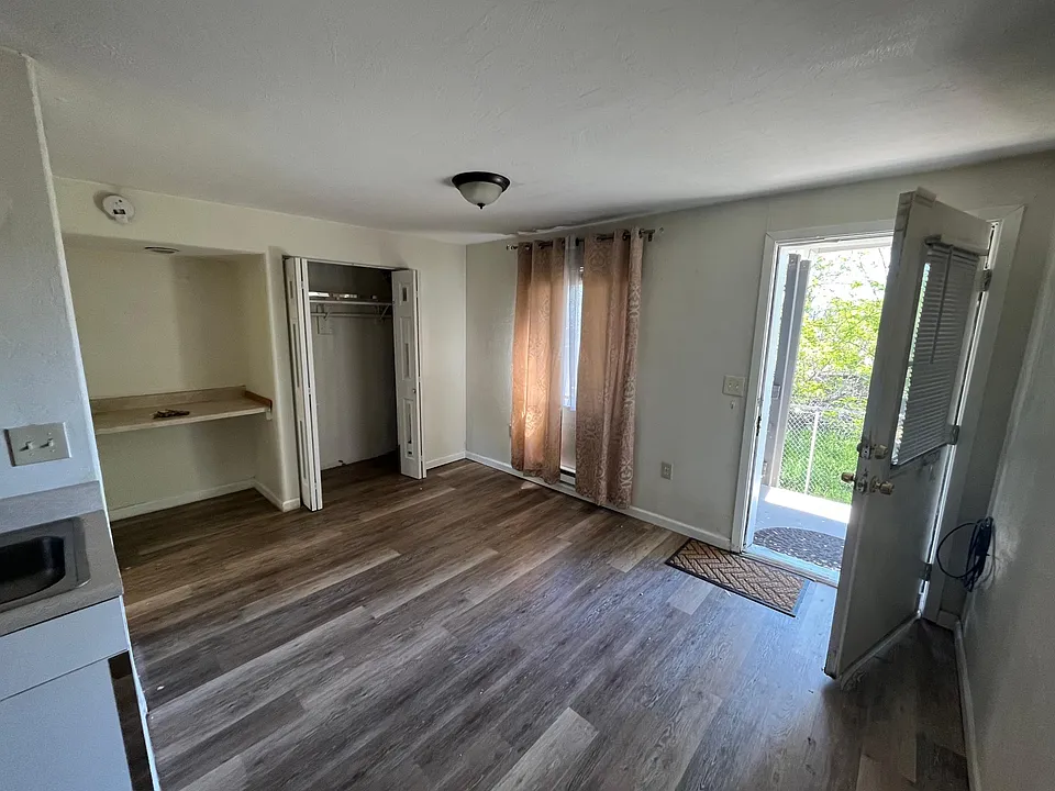 490 Highland Ave #20-1