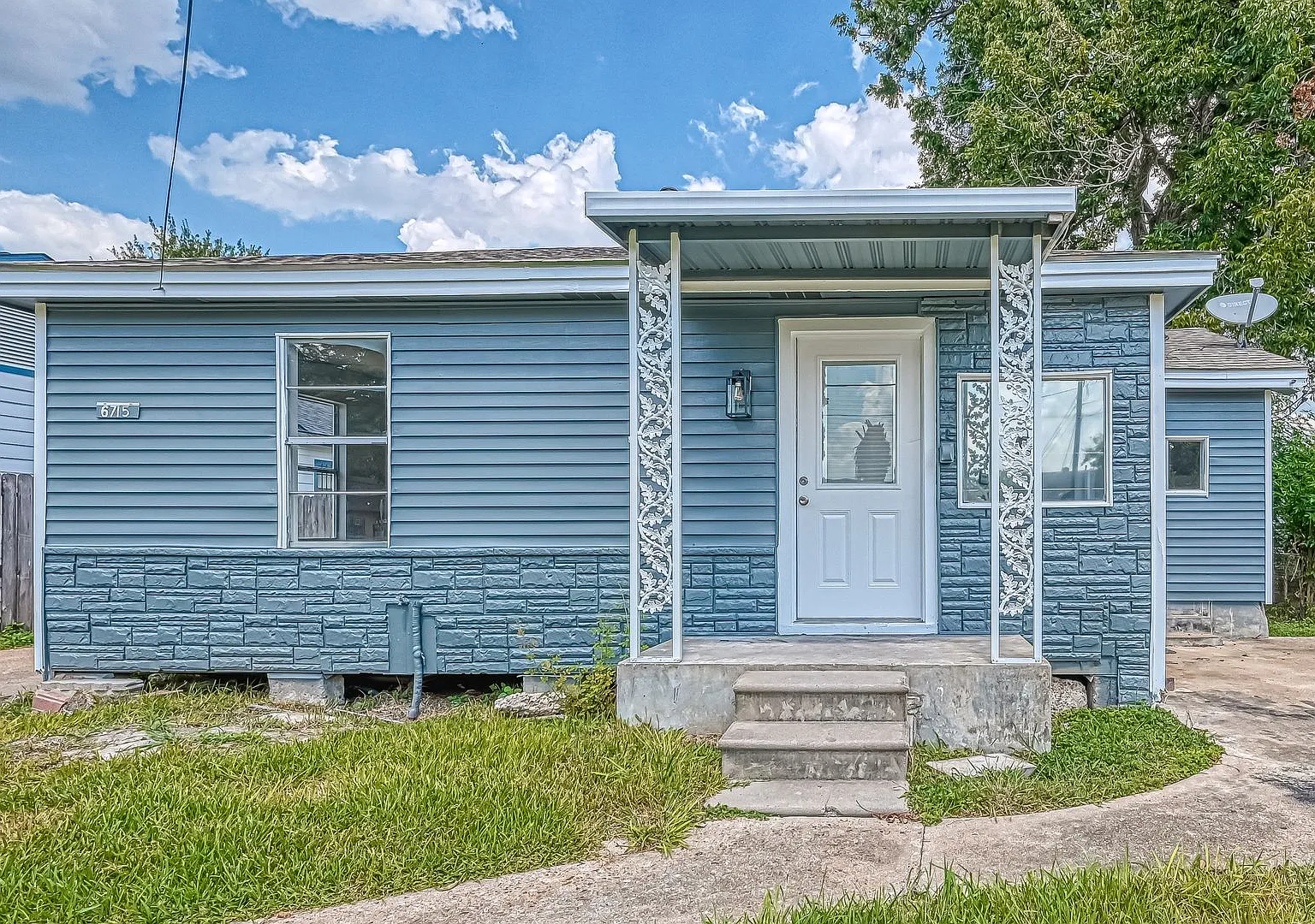 6715 Victoria St. — Photo 1