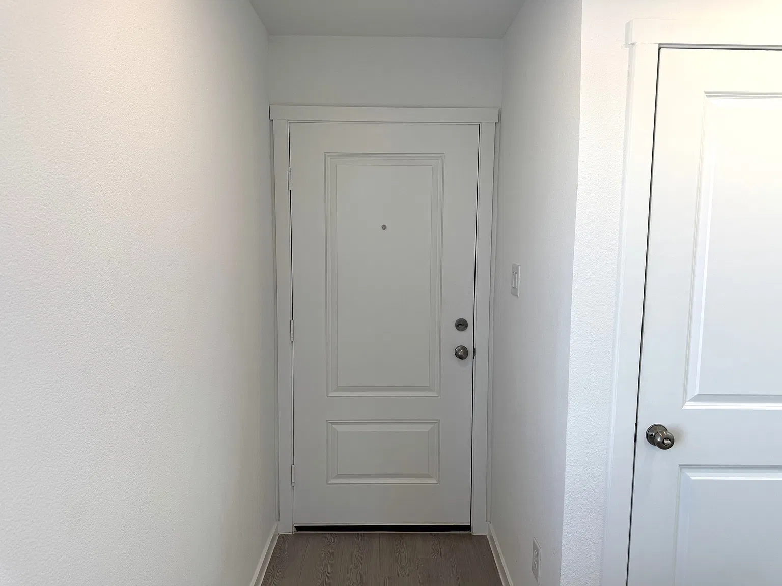 3 bed, 2.5 bath, 1360 sqft, $1,725 — Photo 3