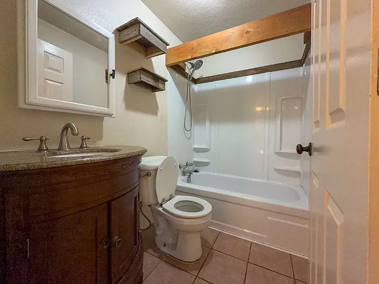 816 S Wardwell Ave — Photo 7