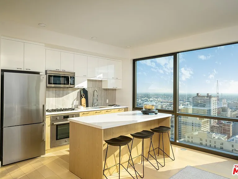 400 S Broadway Ave #809 — Photo 2