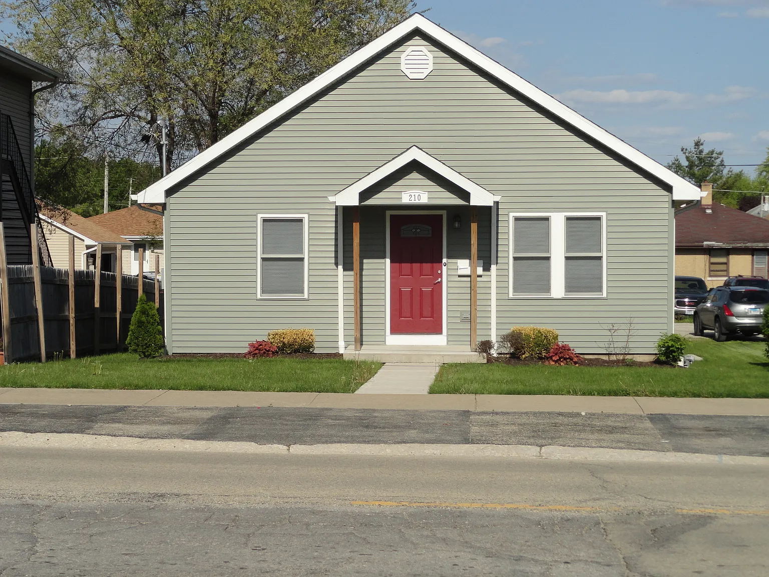 210 S Midland Ave photo 1