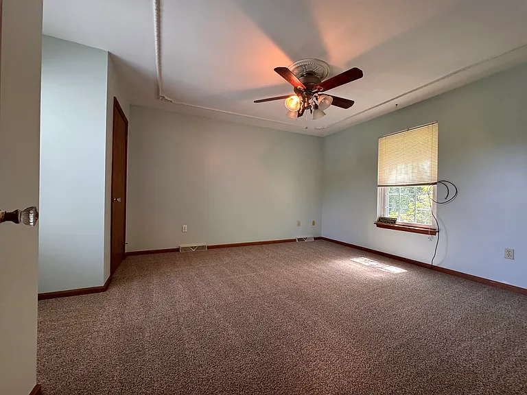 1739 Wendy Ln — Photo 10