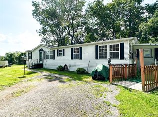 651 Kilkenny Dr, Utica, NY