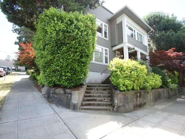 Bronz Apartments, 2046 Franklin Ave E #10, Seattle, WA 98102