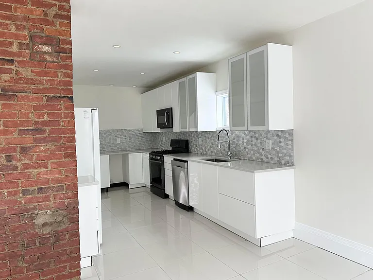 633 Breckenridge St — Photo 3