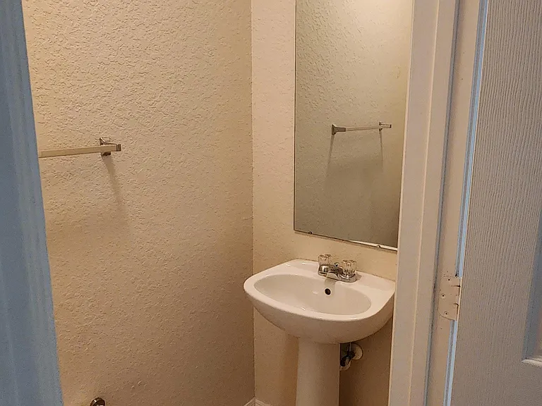 18005 New Wales Pl — Photo 12