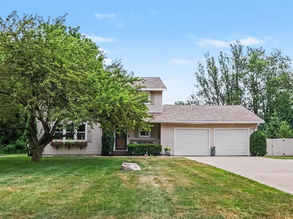 7730 Cottonwood St, Richland, MI 49083