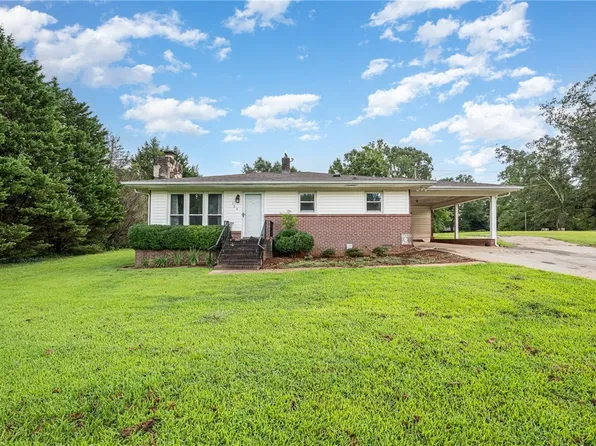 129 Gilliland Rd, Pickens, SC 29671