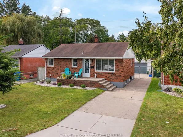 1215 Chappell Ave, Windsor, ON N9C 3C8