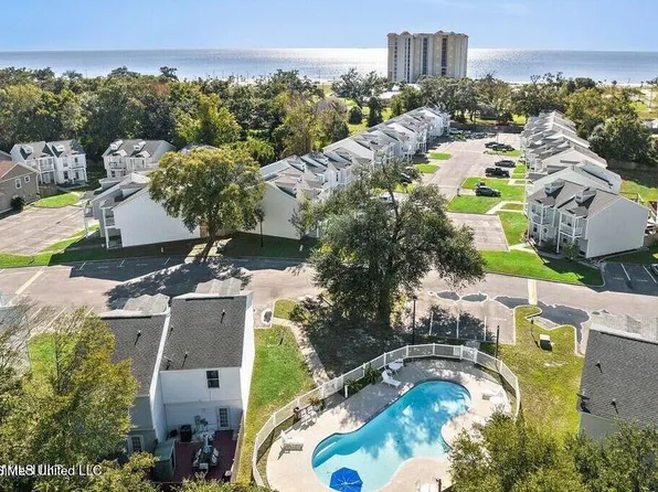 1120 Century Oaks Dr #A, Gulfport, MS 39507