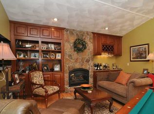 11 Eagle Nest Dr, Lincoln, RI 02865