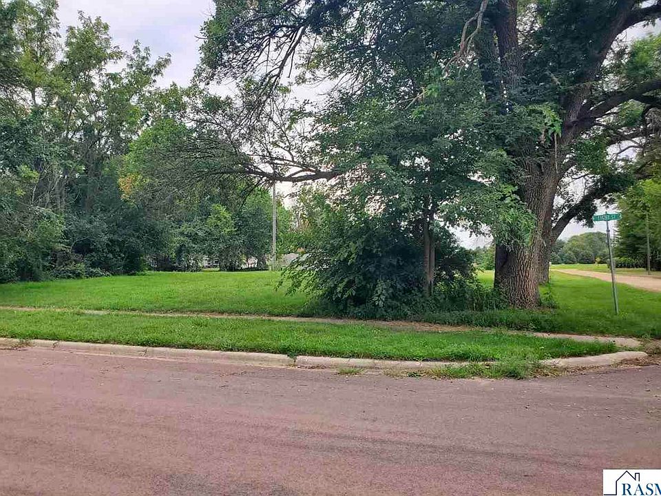 1st image of 295 8th St