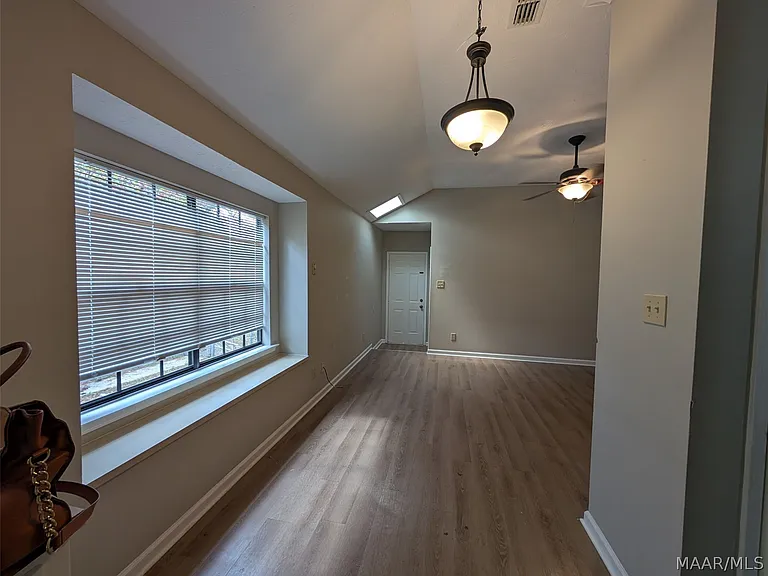 465 Durden Rd — Photo 7